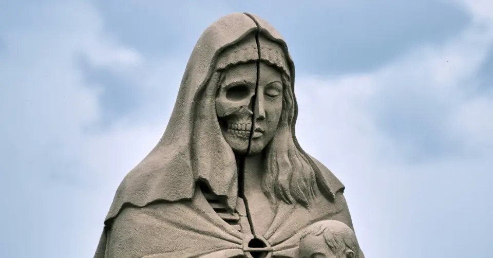 Statue, photo by Marcus Ganahl