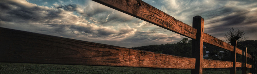 A country fence, photo by Edan Cohen